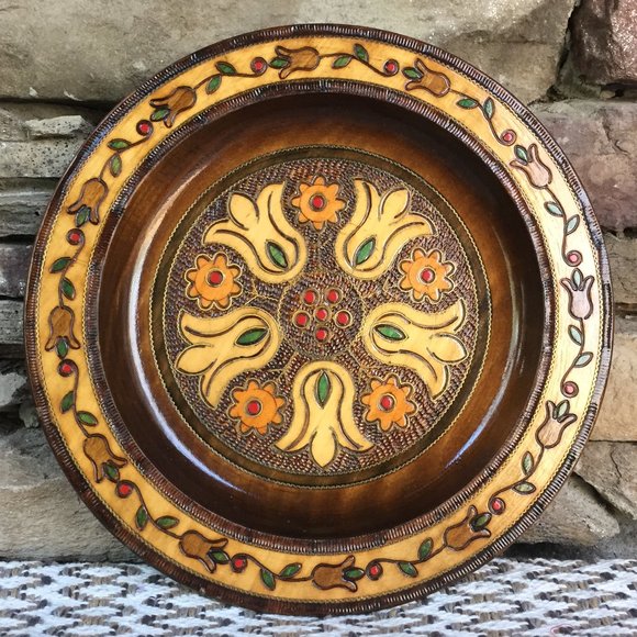 Vintage Other - VTG Pyrography Wood Handcrafted Plate Brass Inlay Floral Boho Decor 9.5"